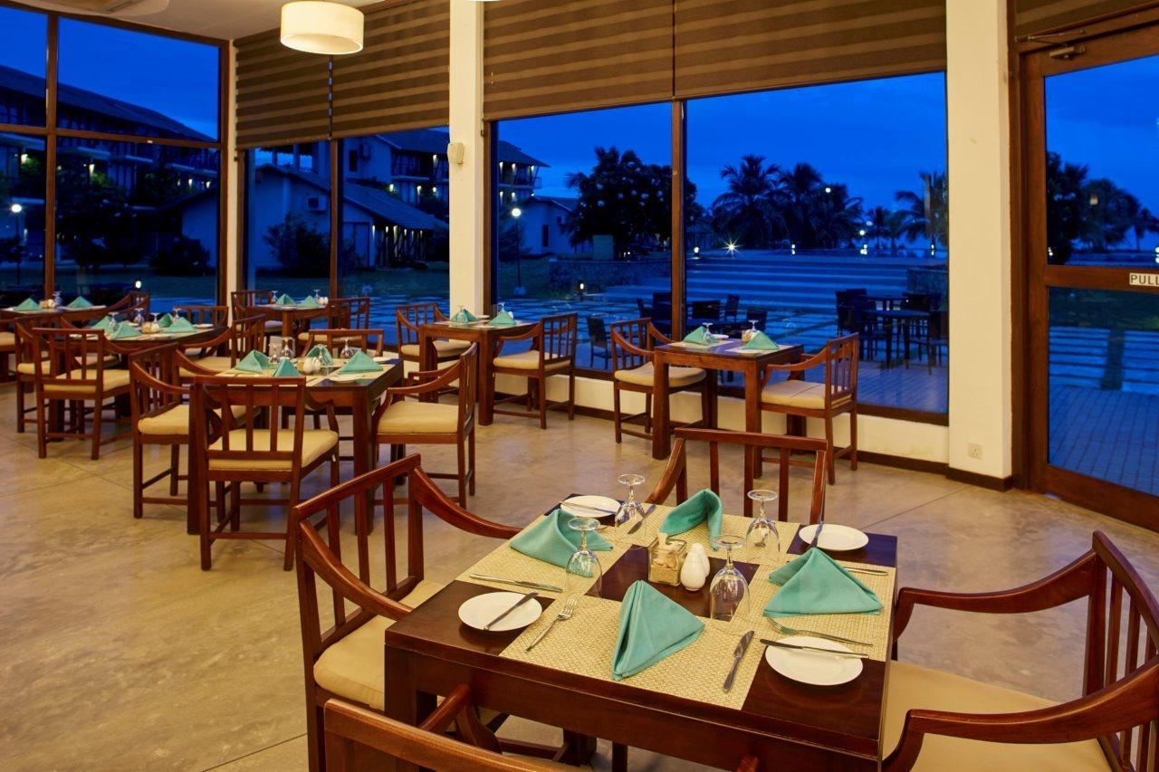 The Calm Resort & Spa Passikudah Exterior foto