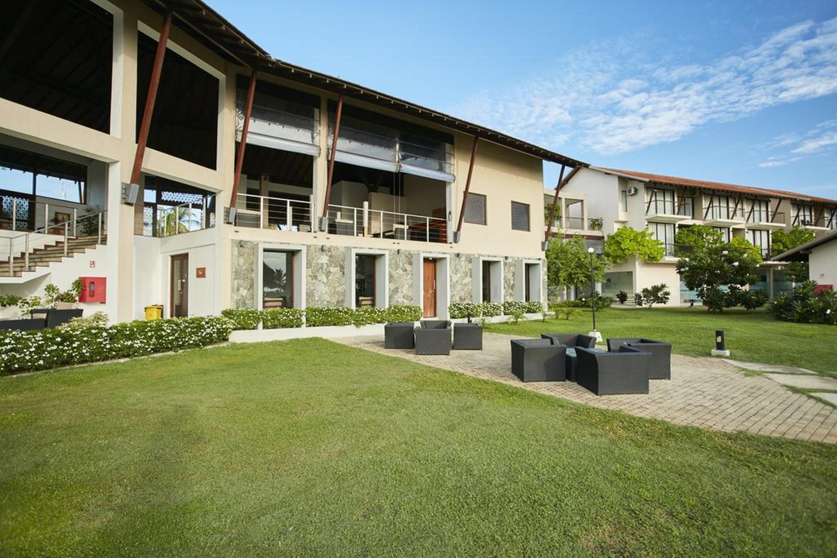 The Calm Resort & Spa Passikudah Exterior foto