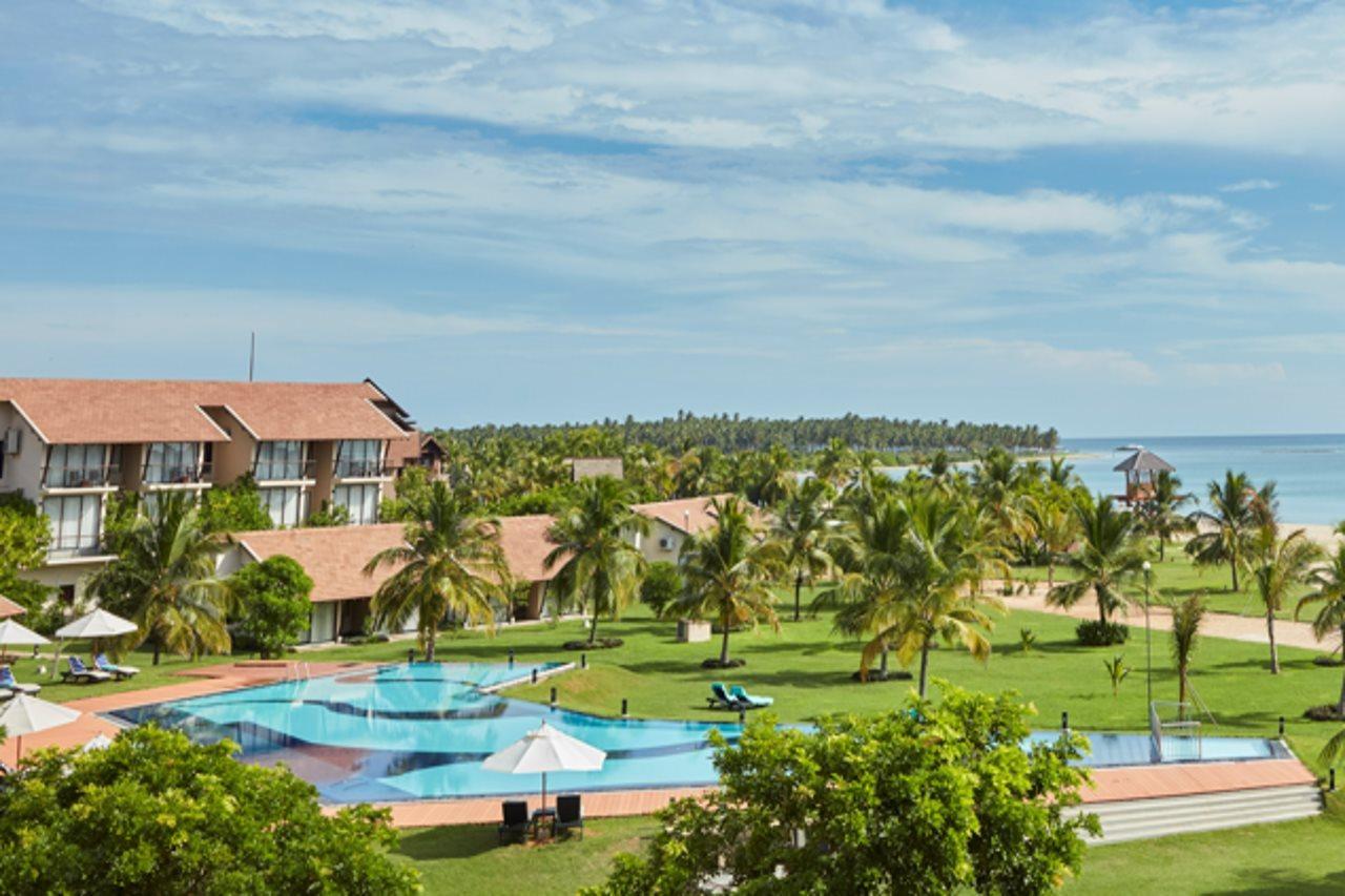 The Calm Resort & Spa Passikudah Exterior foto
